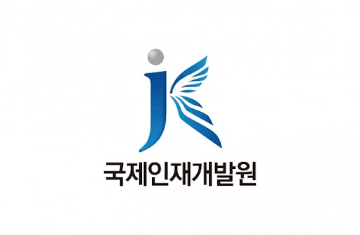 뉴(NEW) 국제직업전문학교 로고
